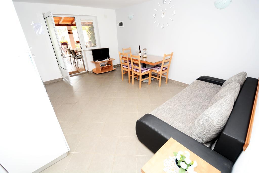 Apartments Katarina Veli Rat Ngoại thất bức ảnh